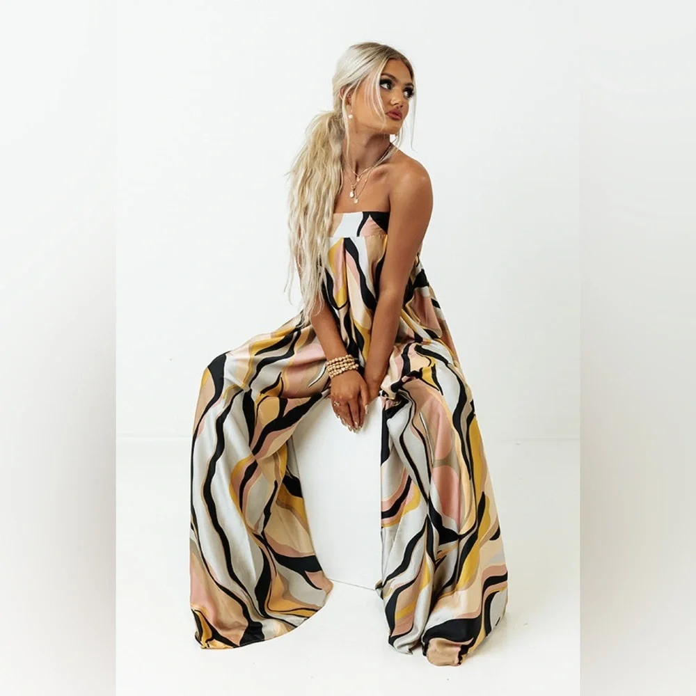 Elegant Multicolor Strapless Romper- size SMALL - Picture 5 of 11